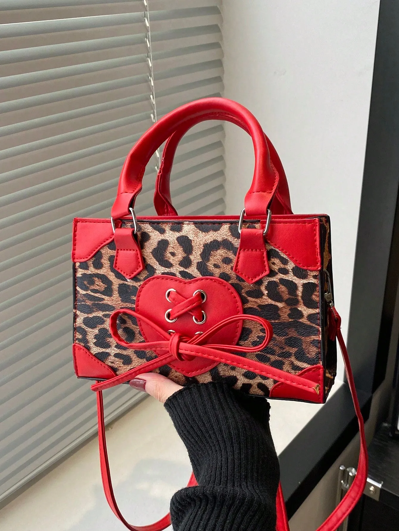A New Fall And Winter Season Retro Fashion Leopard Print Mini Handbag Square Bag