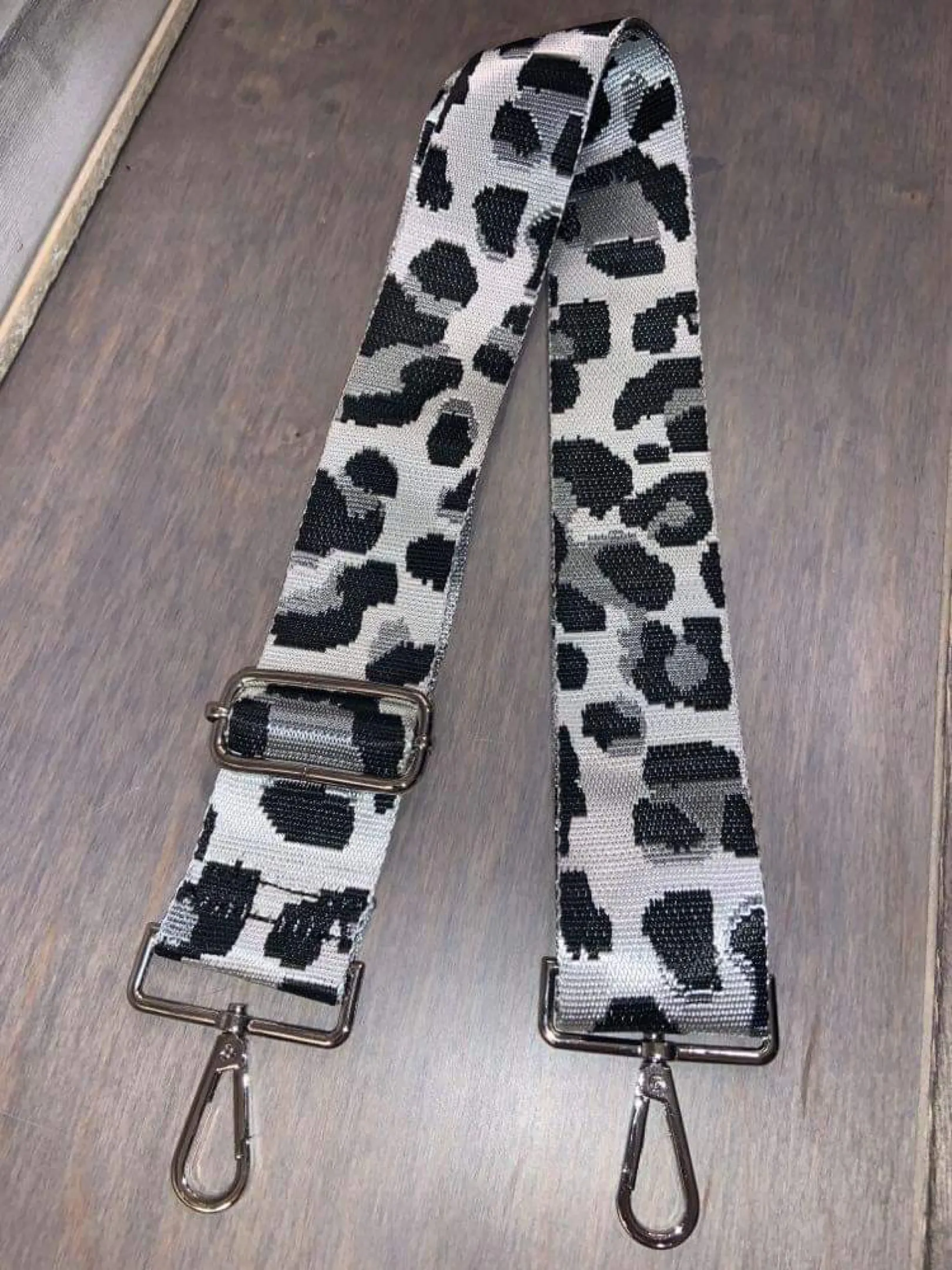 ADJUSTABLE ANIMAL PRINT BAG STRAP- SILVER/BLACK/GREY GROUND LEOPARD