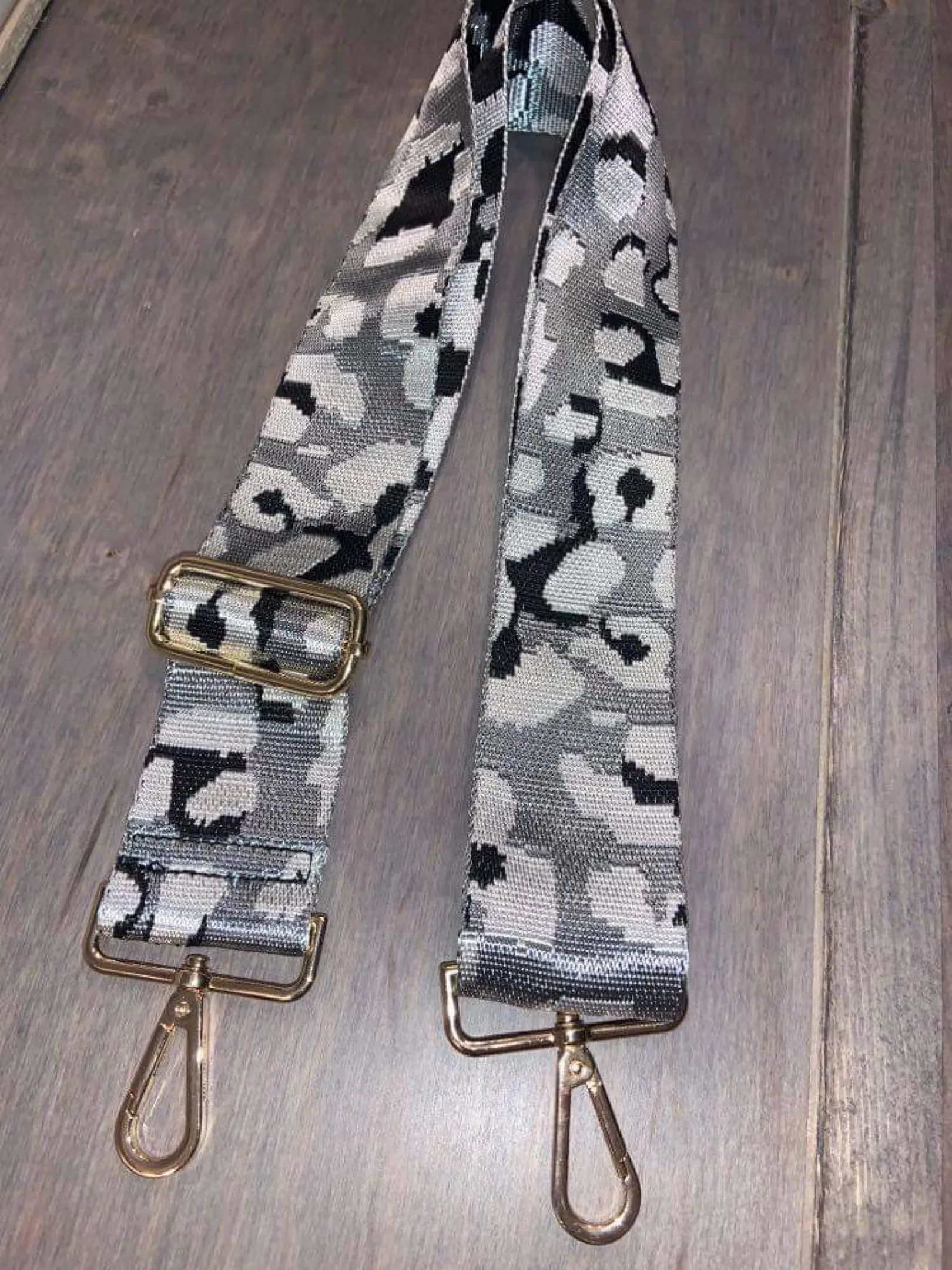ADJUSTABLE ANIMAL PRINT BAG STRAP- SILVER/BLACK/GREY GROUND LEOPARD