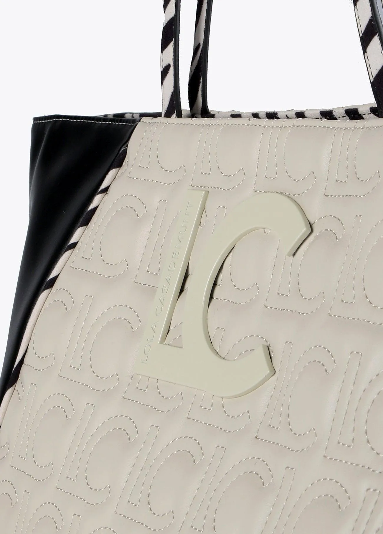 Two-tone tote bag with animal print handle