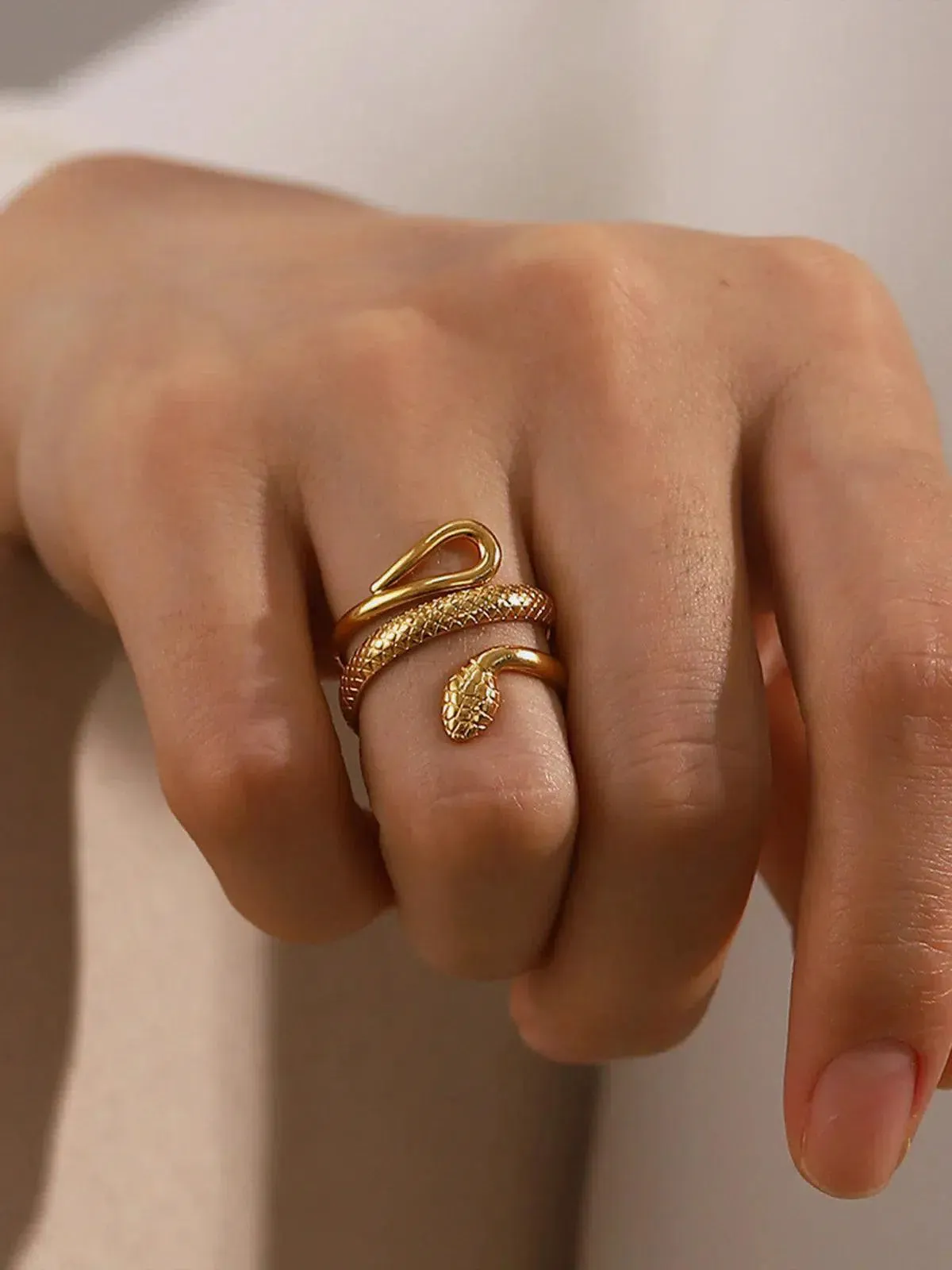 Vipera – Statement design – Titanium steel ring